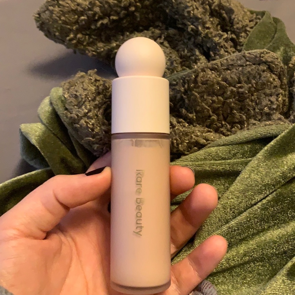 Rare beauty foundation  140C
